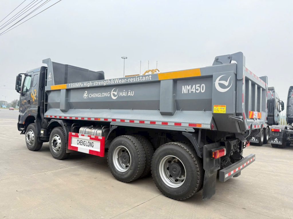 Xe tải ben Chenglong H7 390HP (8×4) cầu dầu